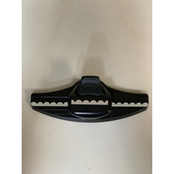 Stampin Up! Retired Scallop Edge Border Punch Craft Card Cutter Scrapbook Banner - Picture 2 of 9